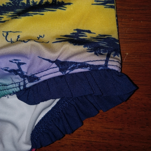 Size 4 Tommy Bahama Rash Guard - Picture 4 of 5